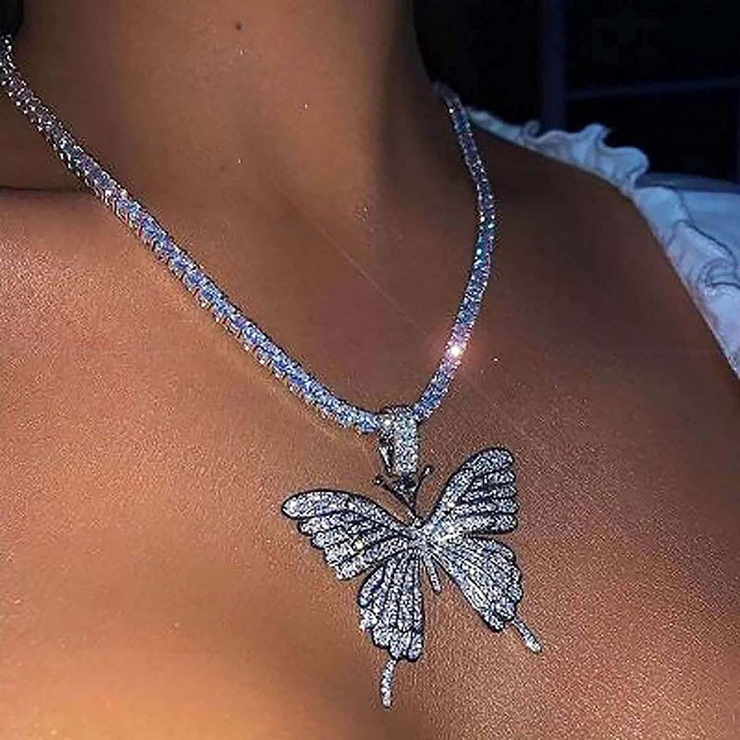 💎 Big Butterfly Crystal Long Necklace Ladies Pendant Bling Butterflies Necklaces Rhinestone Chain Diamond Necklace for Teen Girls and Women